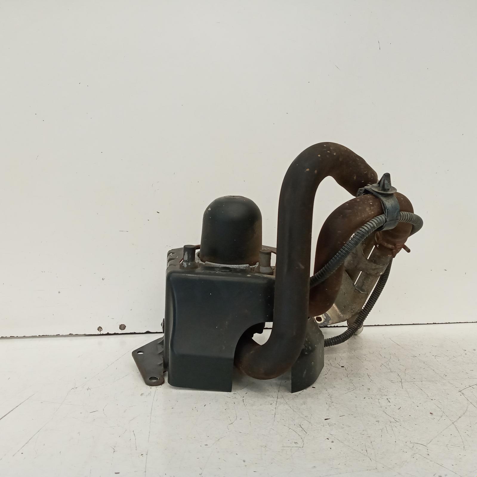 Hilux Vacuum Air Pump 2005-2015 petrol,2.7,2tr-fe,air pump (under rh guard),03/05-08/15 00019284 #611062