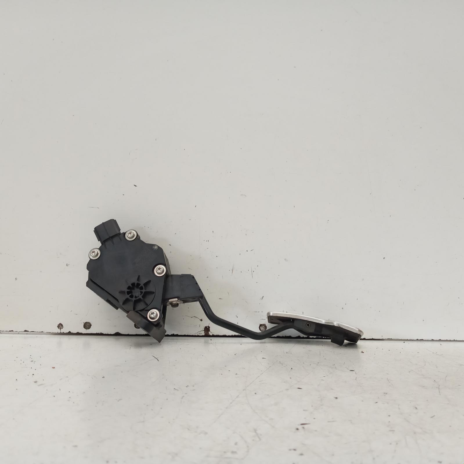 Aurion Pedal Assembly 2006-2012 gsv40r,accelerator pedal only,10/06-03/12 00019412 #611186
