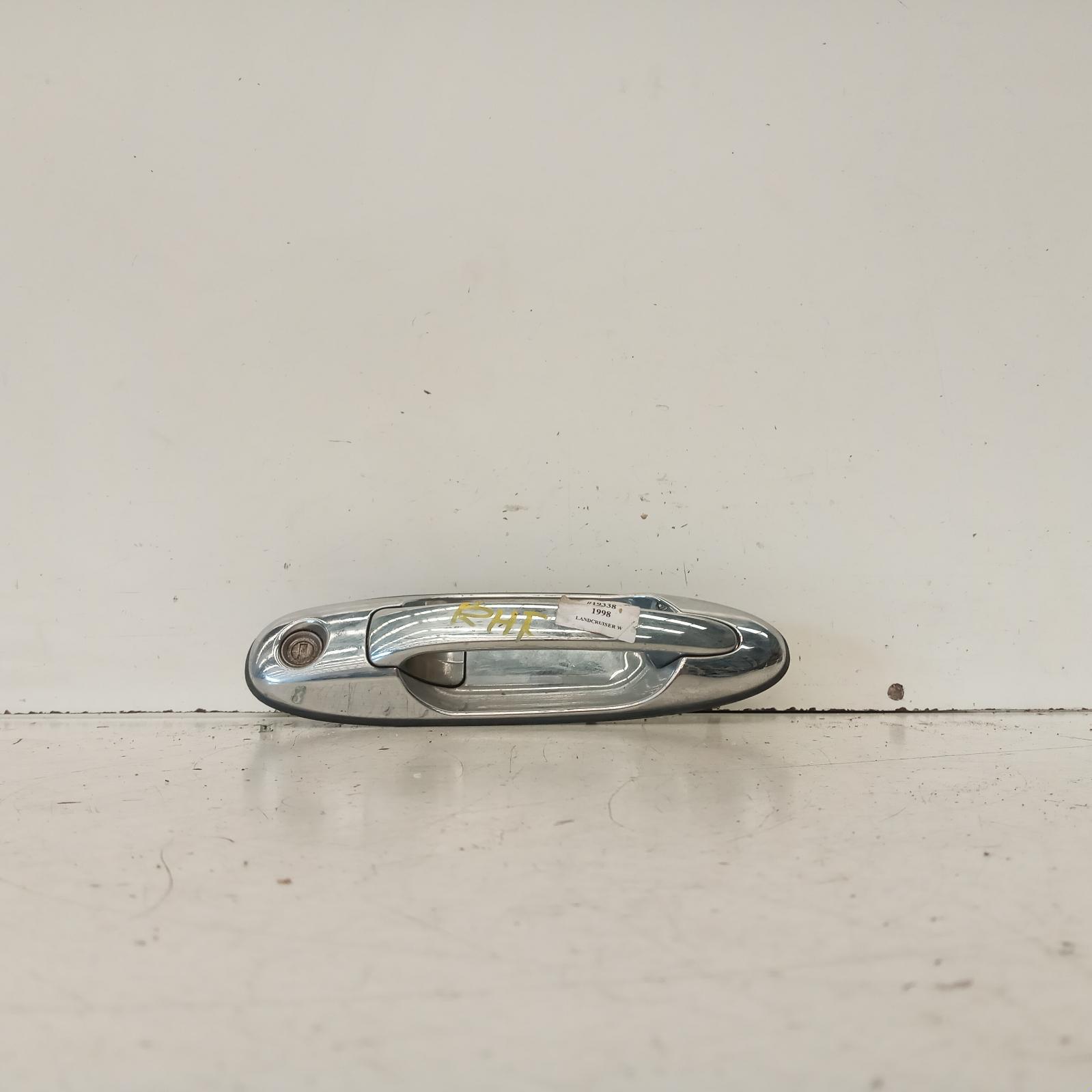 Landcruiser Door Handle 1998-2007 100 series,outer,rh front,chrome,01/98-10/07 00019338 #611644
