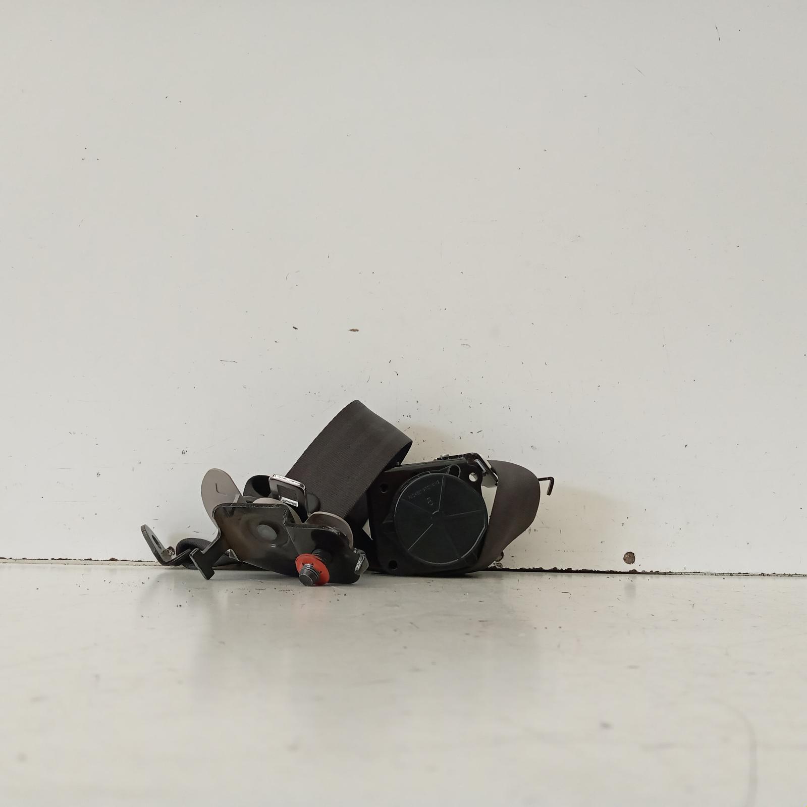 I30 Seat Belt Stalk 2012-2017 lh rear,seat belt only,gd,hatch,03/12-02/17 00020507 #612337