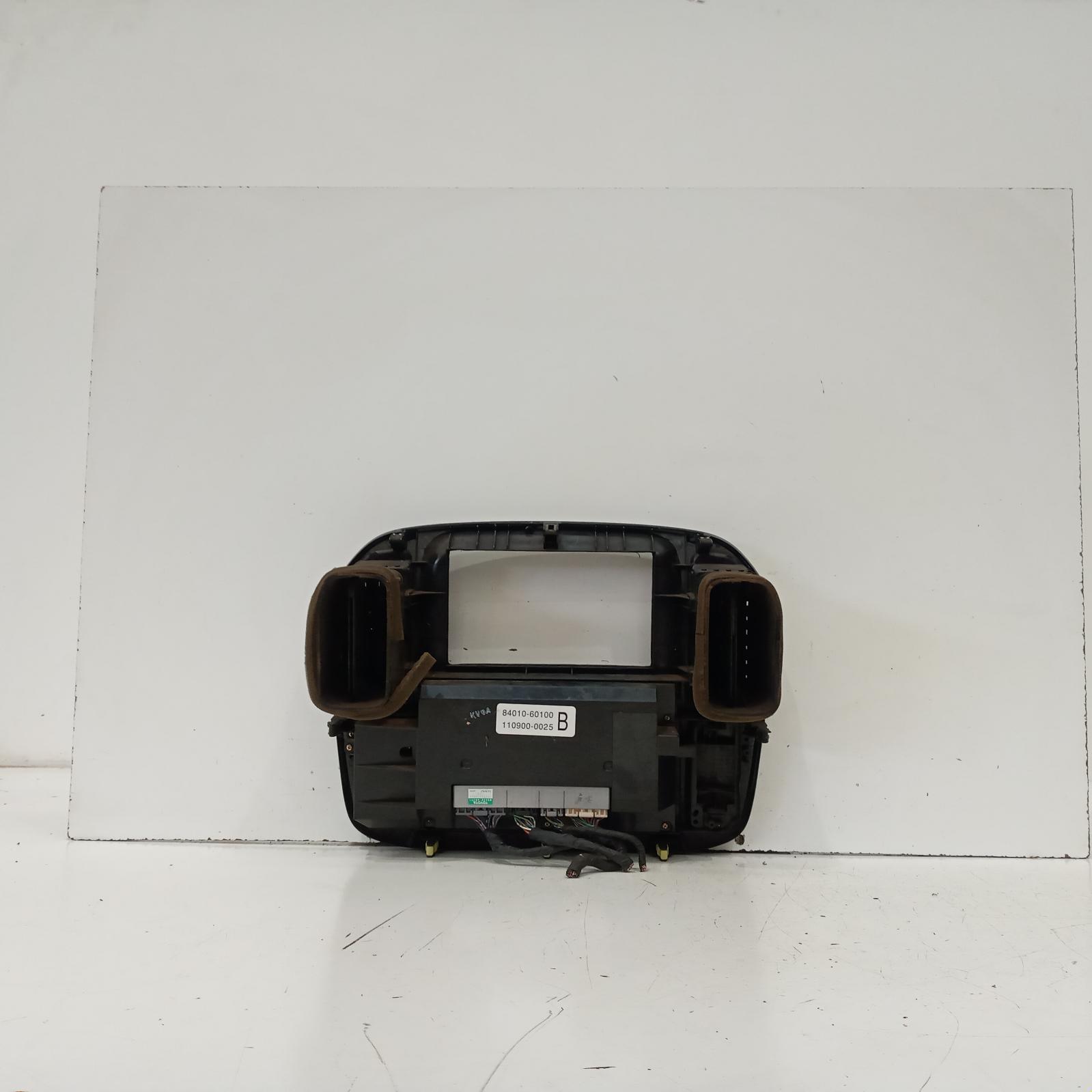 Landcruiser Heater/aircon Controls 1998-2002 100 series,non climate control,w/ diff lock switch,01/98-09/02 00020869 #613868