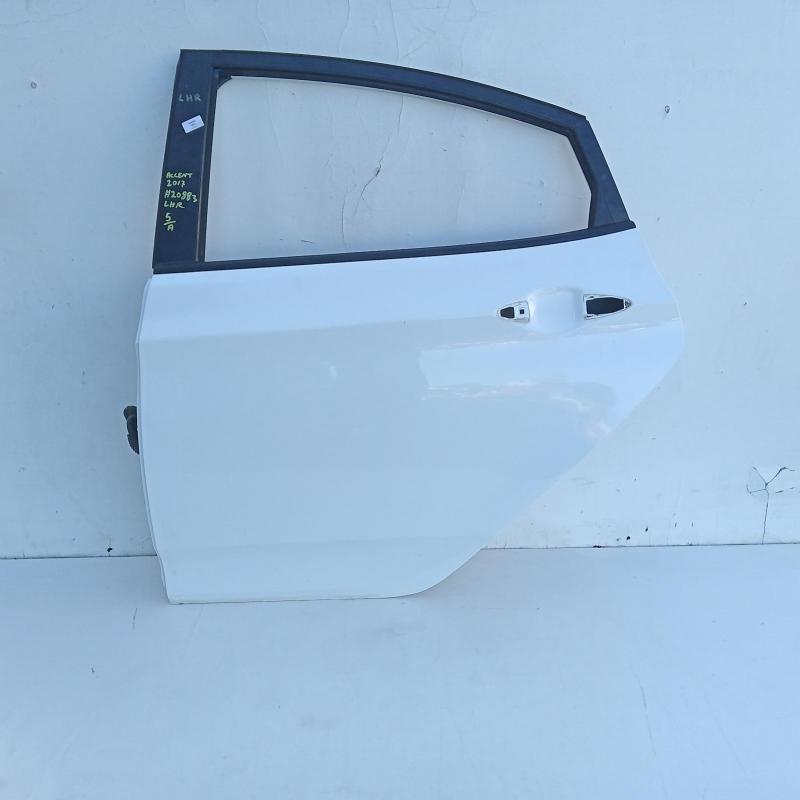 door/sliding rear left