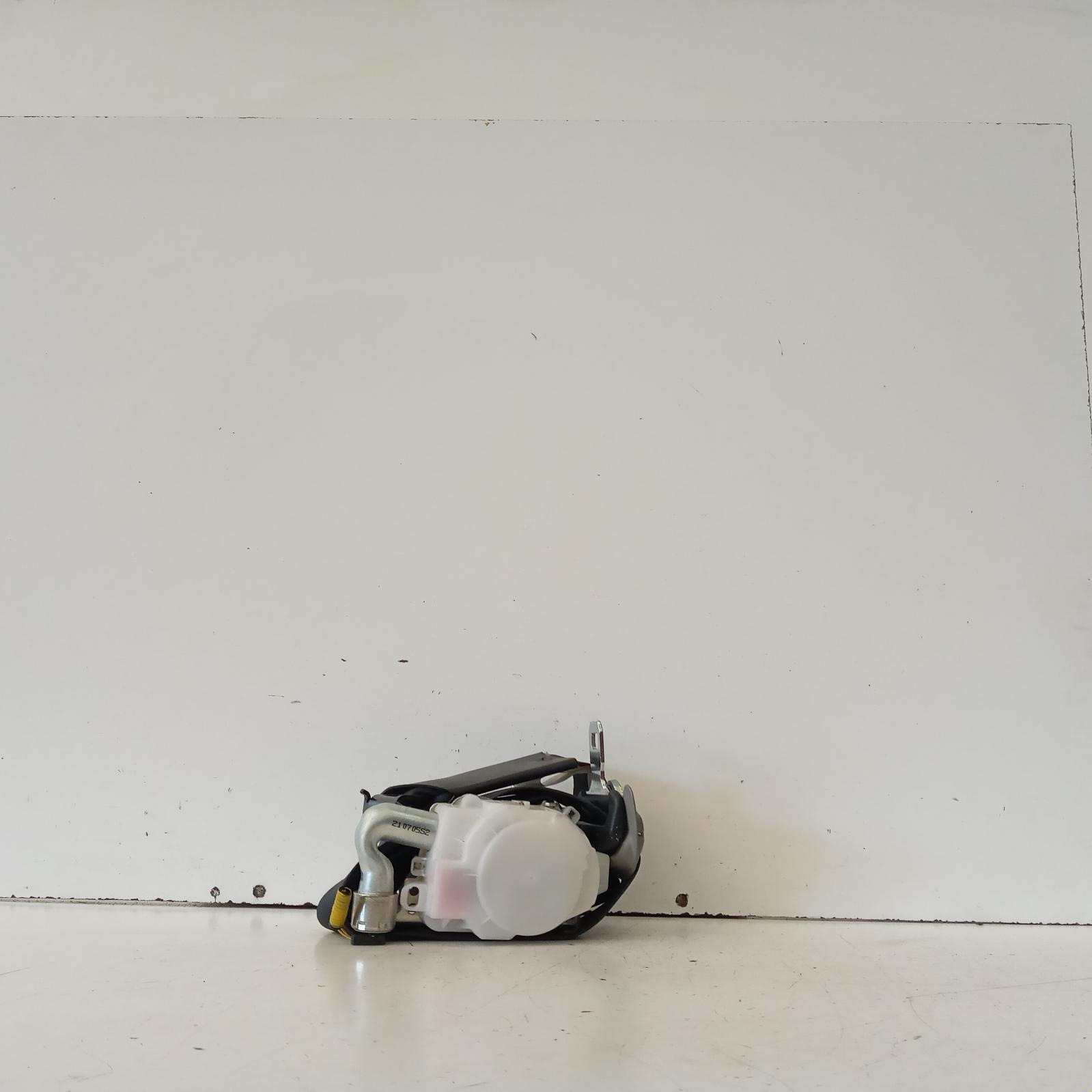 Kluger Seat Belt Stalk 2007-2010 lh front,seat belt only,black,gsu40-gsu45,05/07-07/10 00019900 #614718