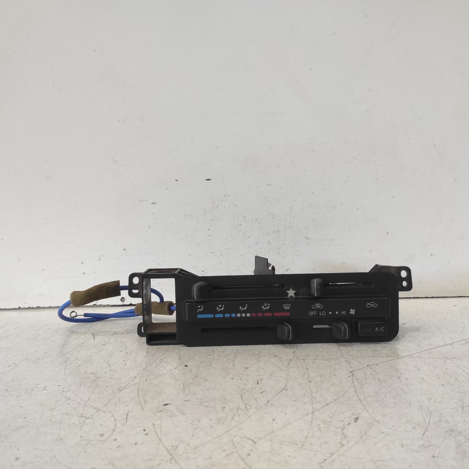 #615670, Used heater/aircon controls for 2002 hiace| sbv 10/95-02/04