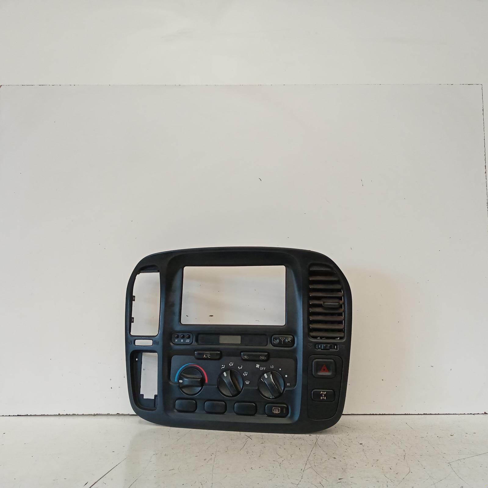 Landcruiser Heater/aircon Controls 1998-2002 100 series,non climate control,w/ diff lock switch,01/98-09/02 00020833 #616558