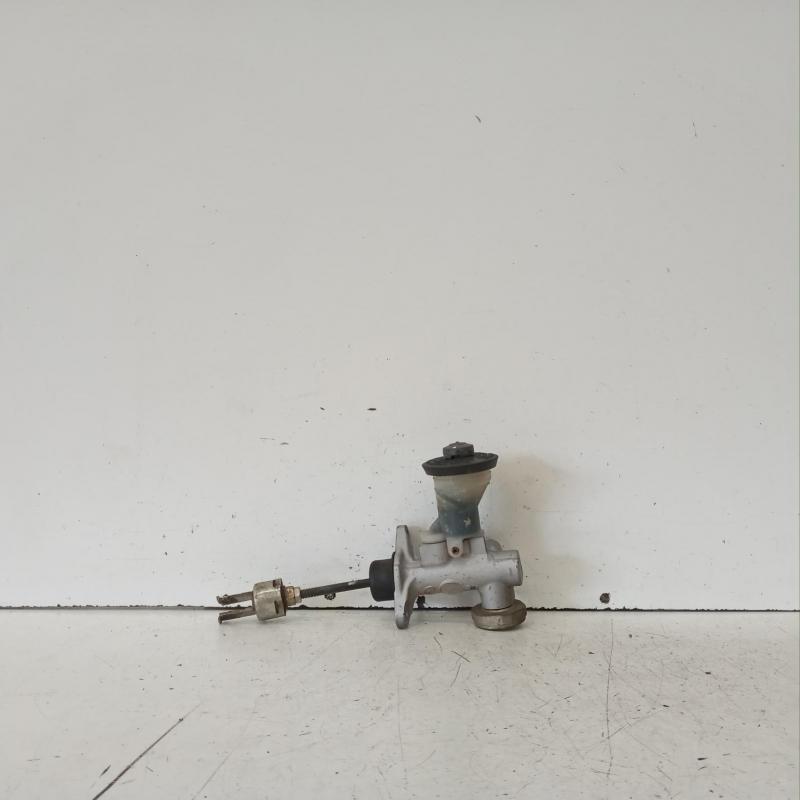 clutch master cylinder