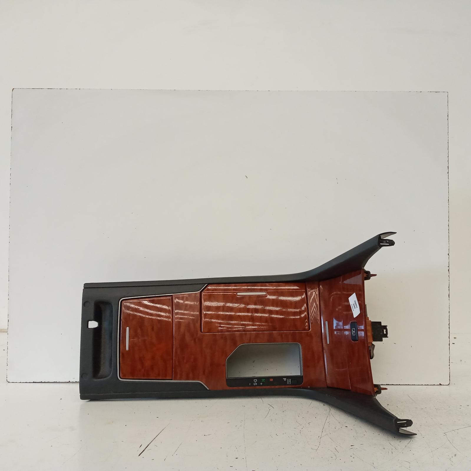 Aurion Console 2006-2012 gsv40r,centre console,woodgrain finish type,10/06-03/12 00020891 #616684