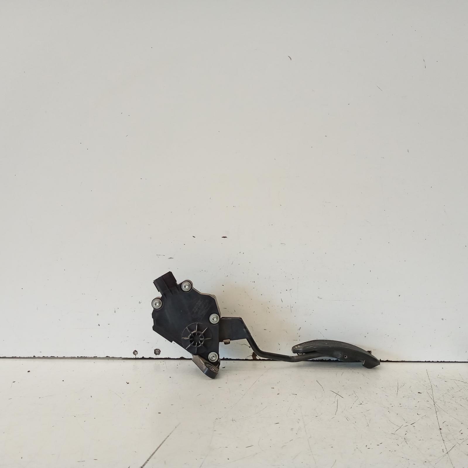 Aurion Pedal Assembly 2006-2012 gsv40r,accelerator pedal only,10/06-03/12 00020891 #616645