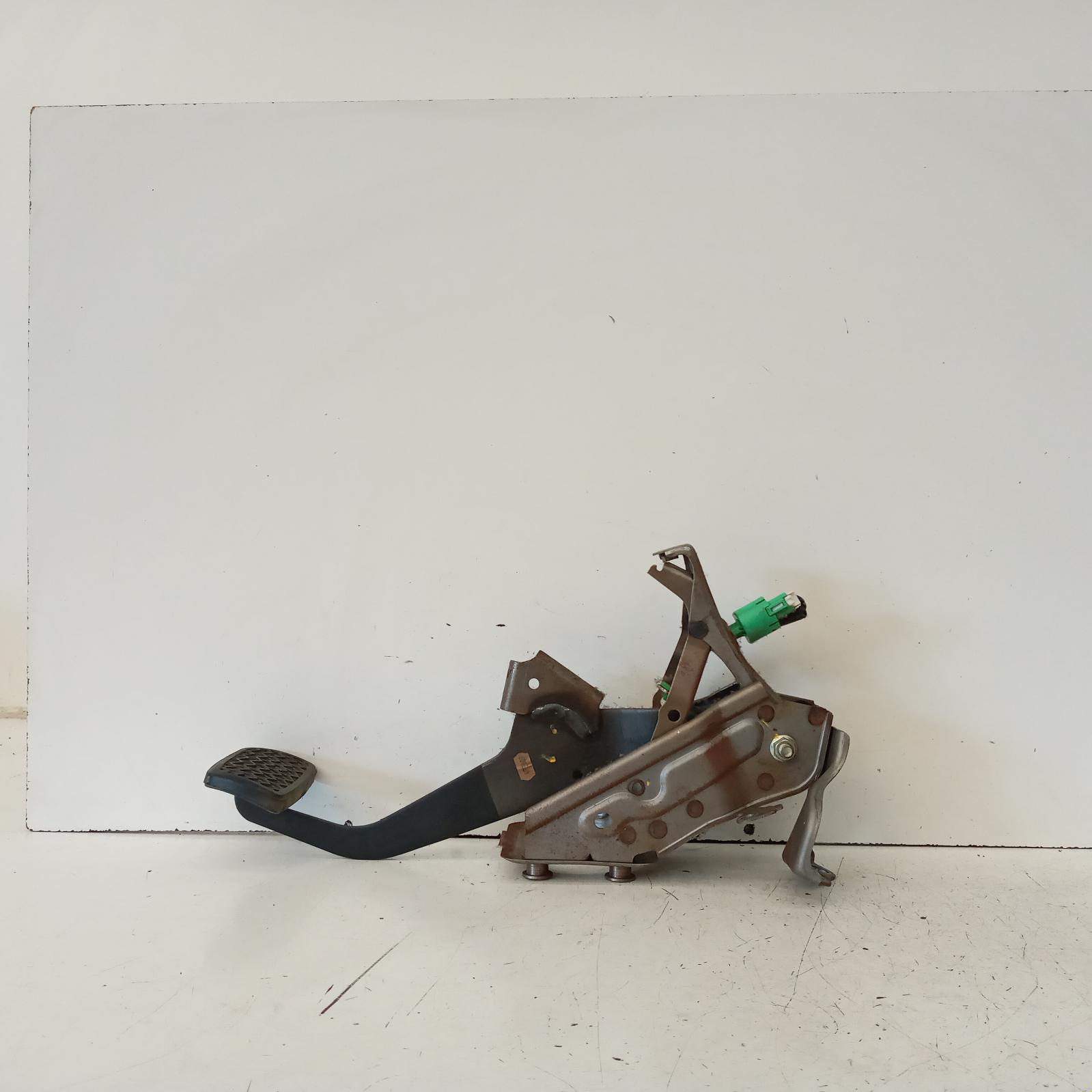 Aurion Pedal Assembly 2006-2012 gsv40r,brake pedal only,10/06-03/12 00020891 #616674