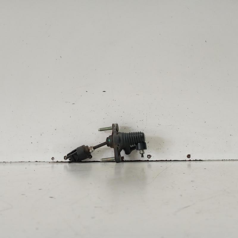 clutch master cylinder