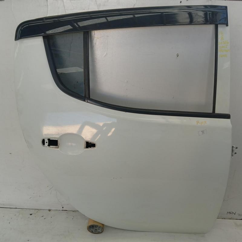 door/sliding rear right