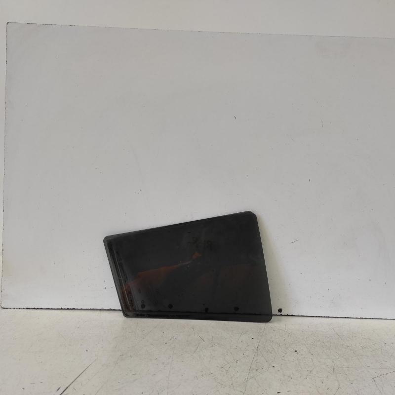 quarter door glass rear right
