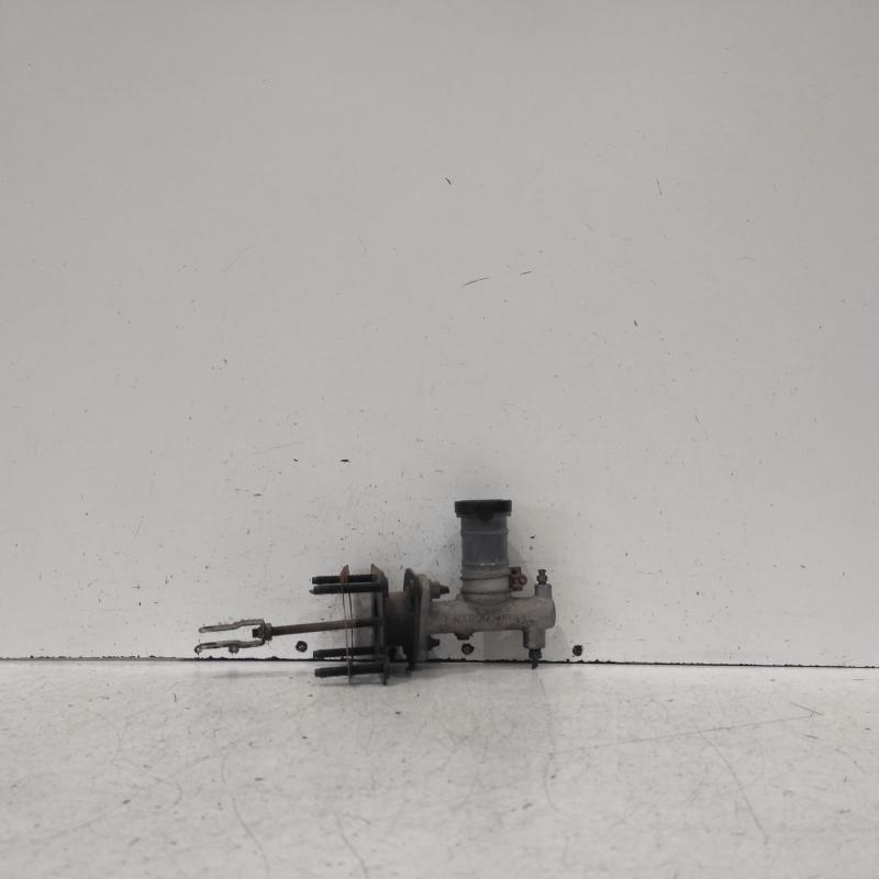 clutch master cylinder