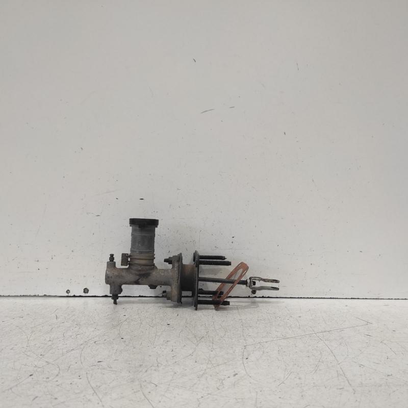 clutch master cylinder