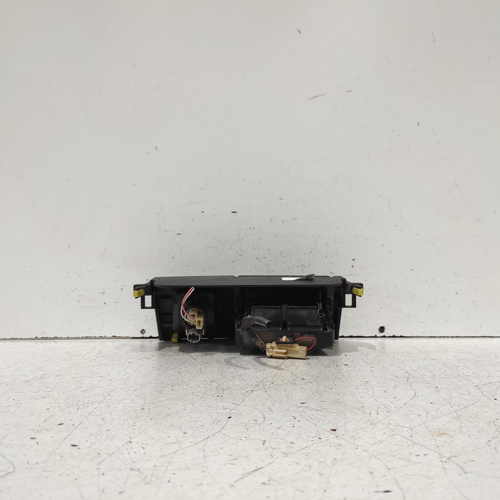 Prado Ashtray 2003-2009 120 series,in dash type,black,02/03-10/09 00020975 #622010