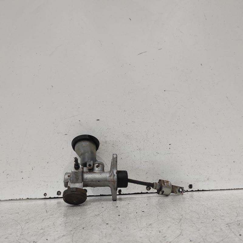 clutch master cylinder