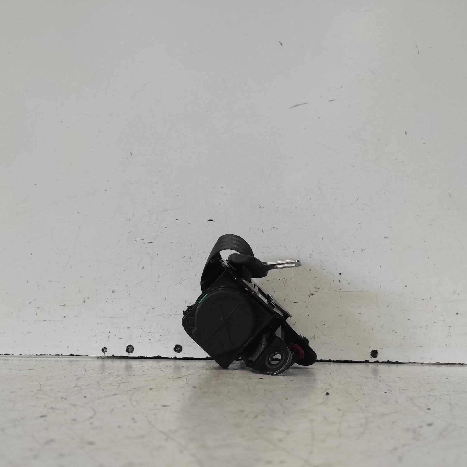 I30 Seat Belt Stalk 2012-2017 lh rear,seat belt only,gd,hatch,03/12-02/17 00021036 #623709