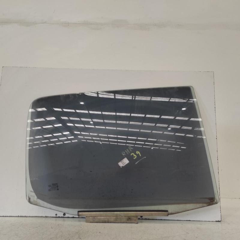 door window rear right