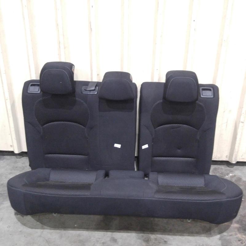 seat 2nd/rear seat
