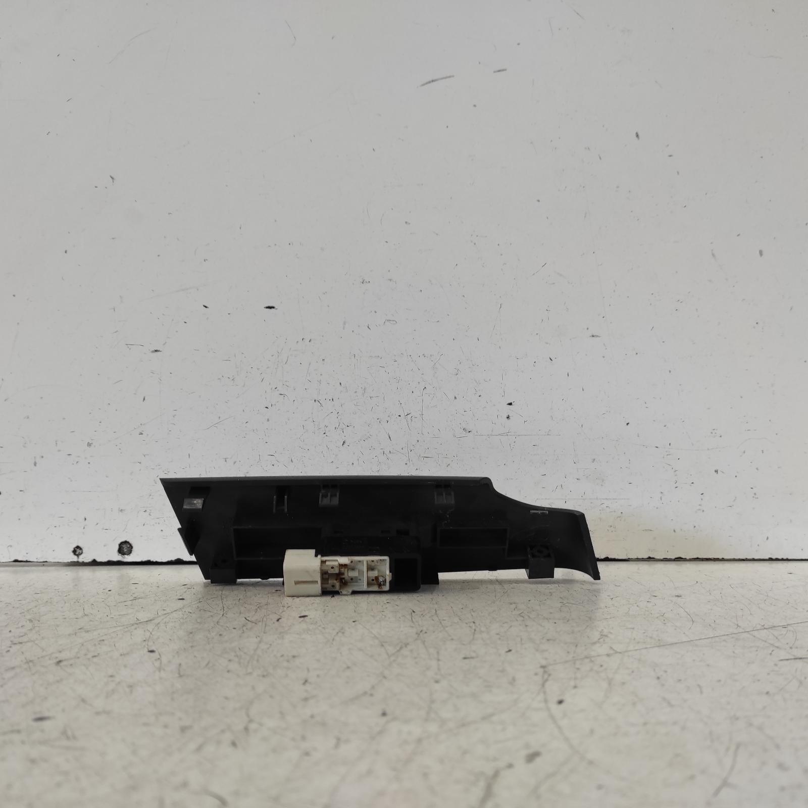Barina Power Door Window Switch 2005-2012 lh front,sedan,tk,12/05-12/12 00019488 #626481