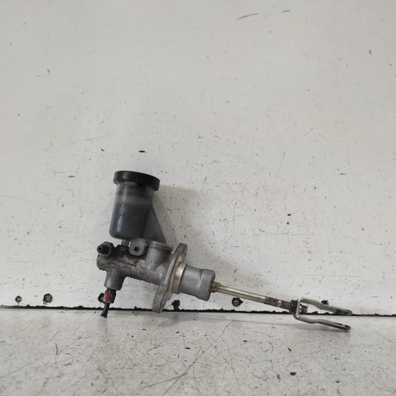 clutch master cylinder