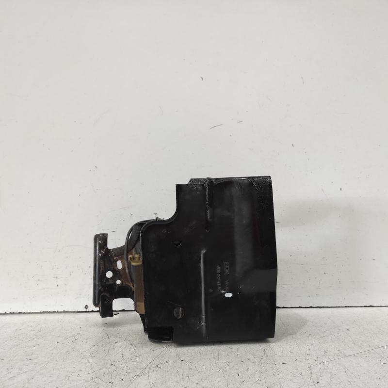 fuel filter housing