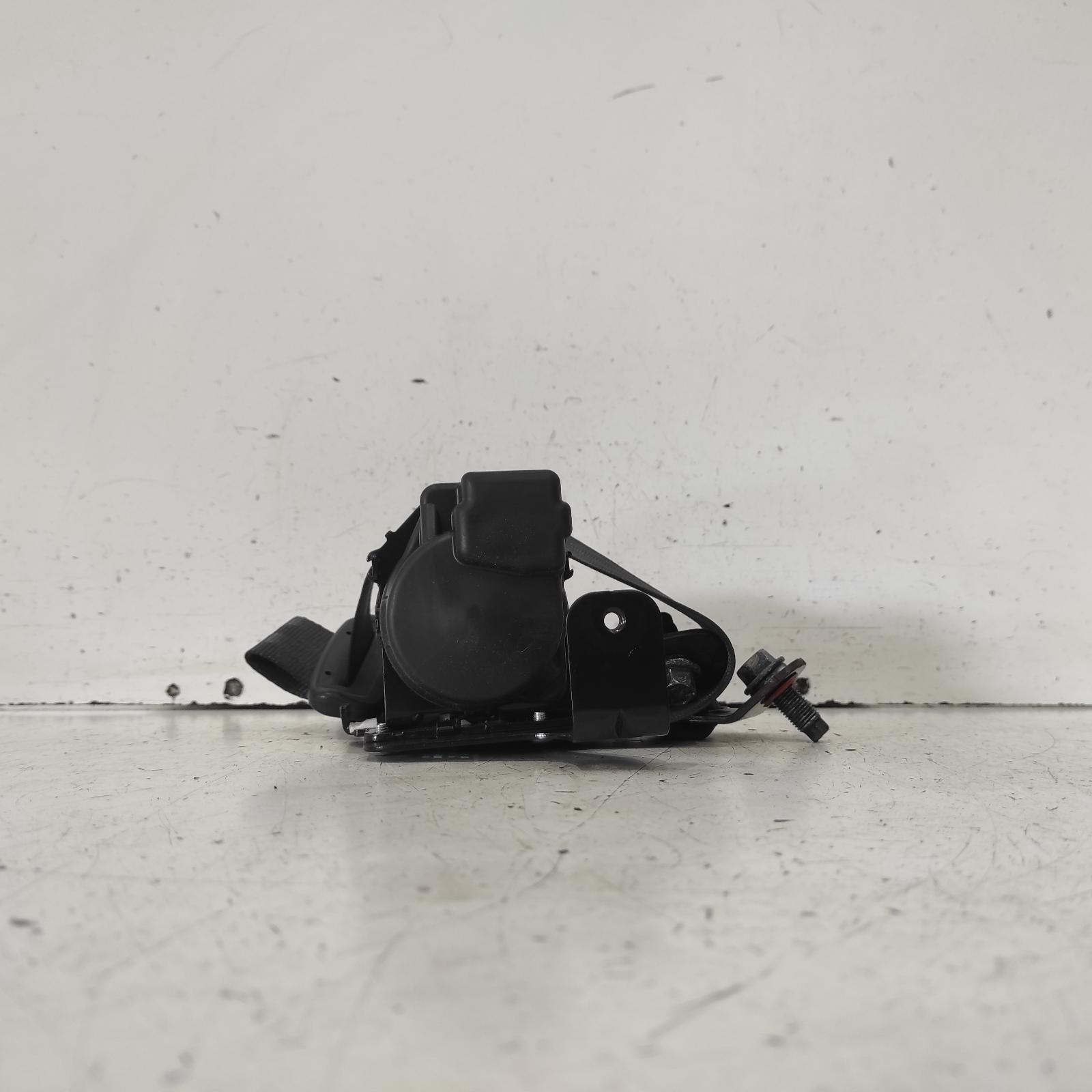 I30 Seat Belt Stalk 2012-2017 lh rear,seat belt only,gd,hatch,03/12-02/17 00020940 #628857