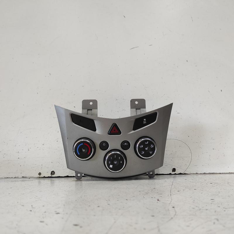 heater/aircon controls