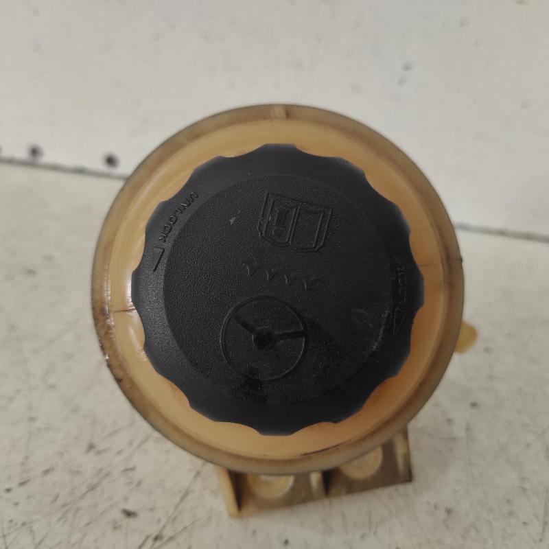 power steering reservoir