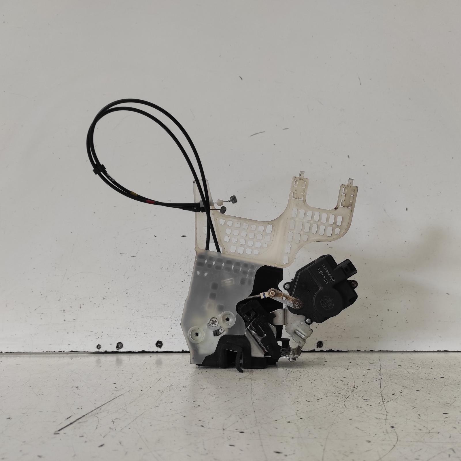 Tucson Door/boot/gate Lock 2004-2010 left rear door lock,08/04-01/10 00021114 #629724