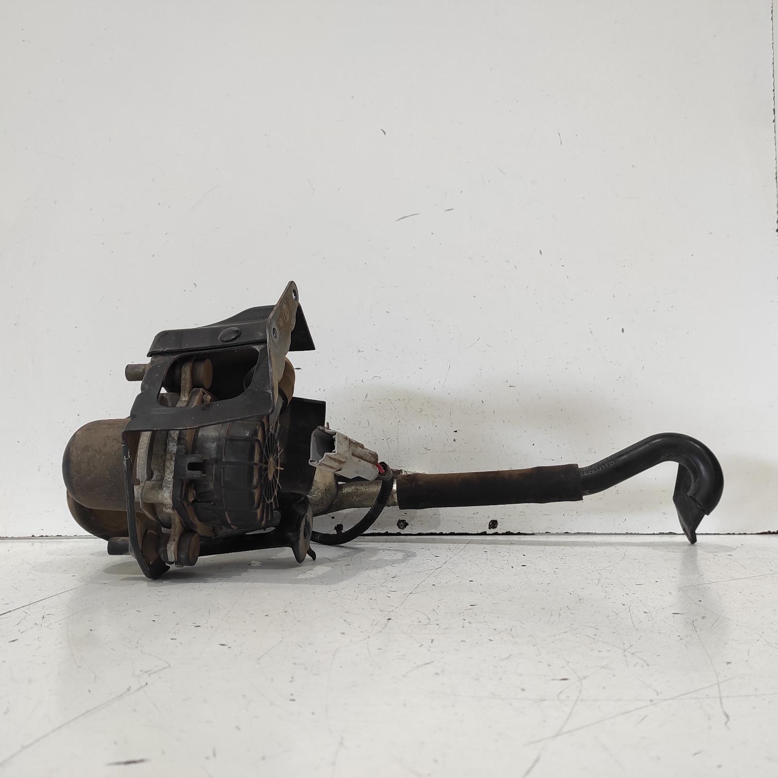 Hilux Vacuum Air Pump 2005-2015 petrol,2.7,2tr-fe,air pump (under rh guard),03/05-08/15 00021120 #630820