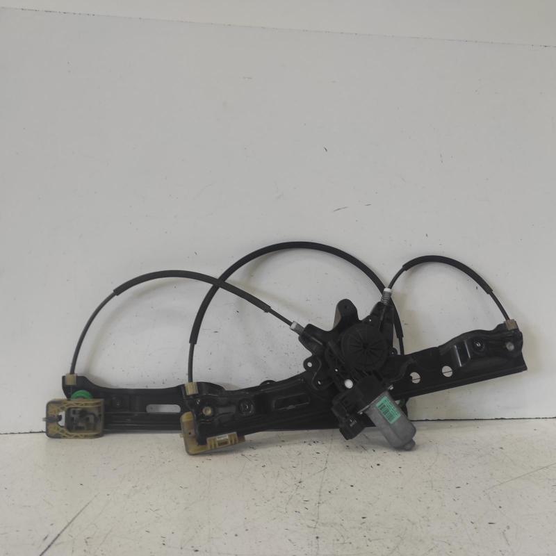 右前窗调节器/马达