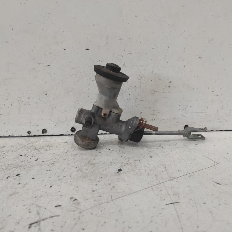 clutch master cylinder