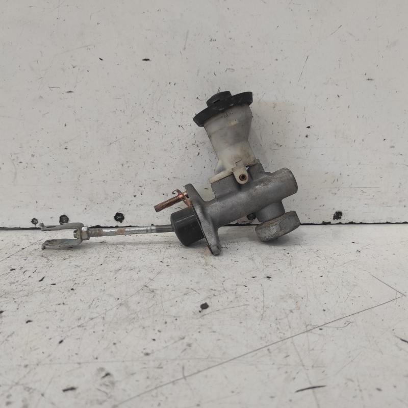 clutch master cylinder
