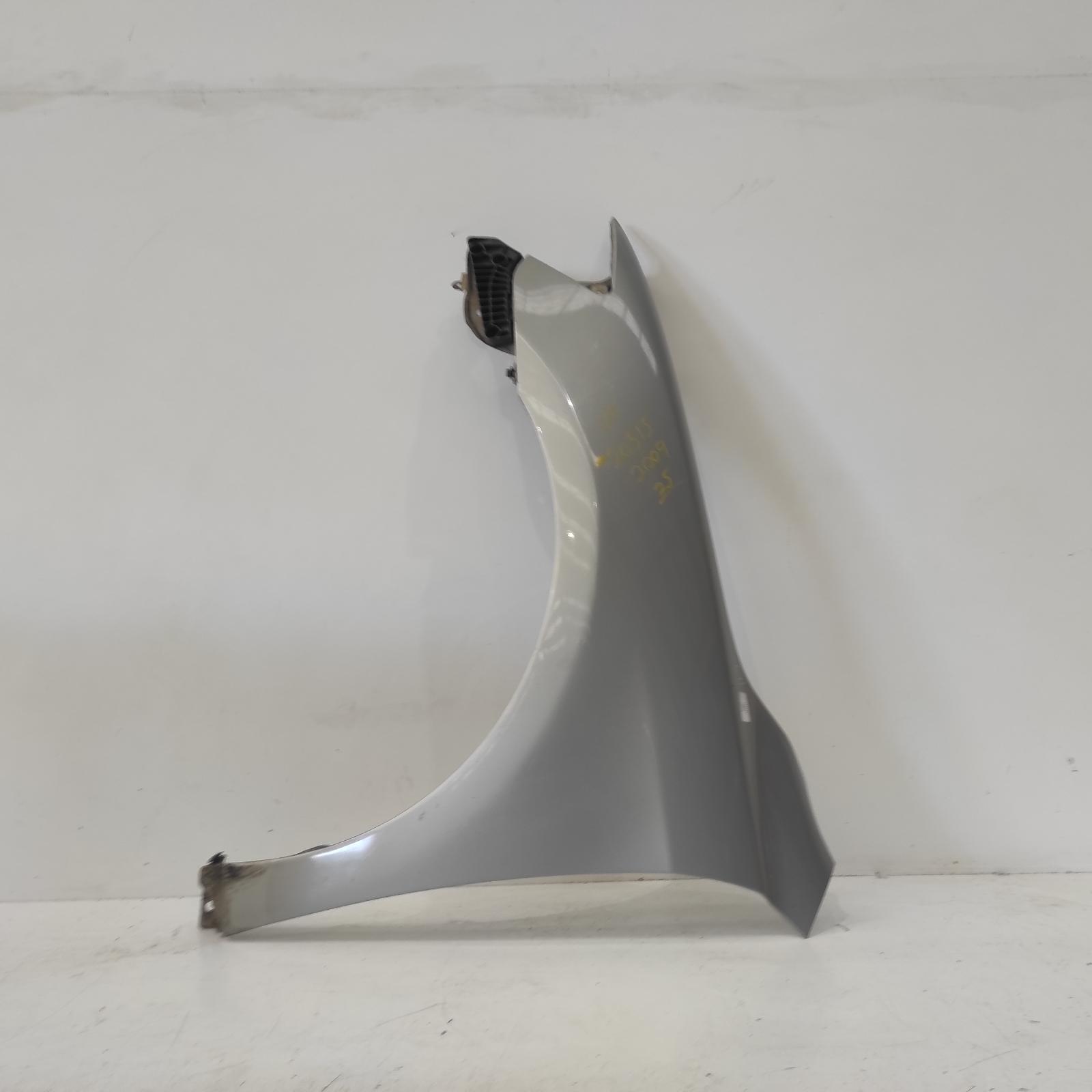 Aurion Guard Left 2006-2012 gsv40r,10/06-03/12 00020515 #631702