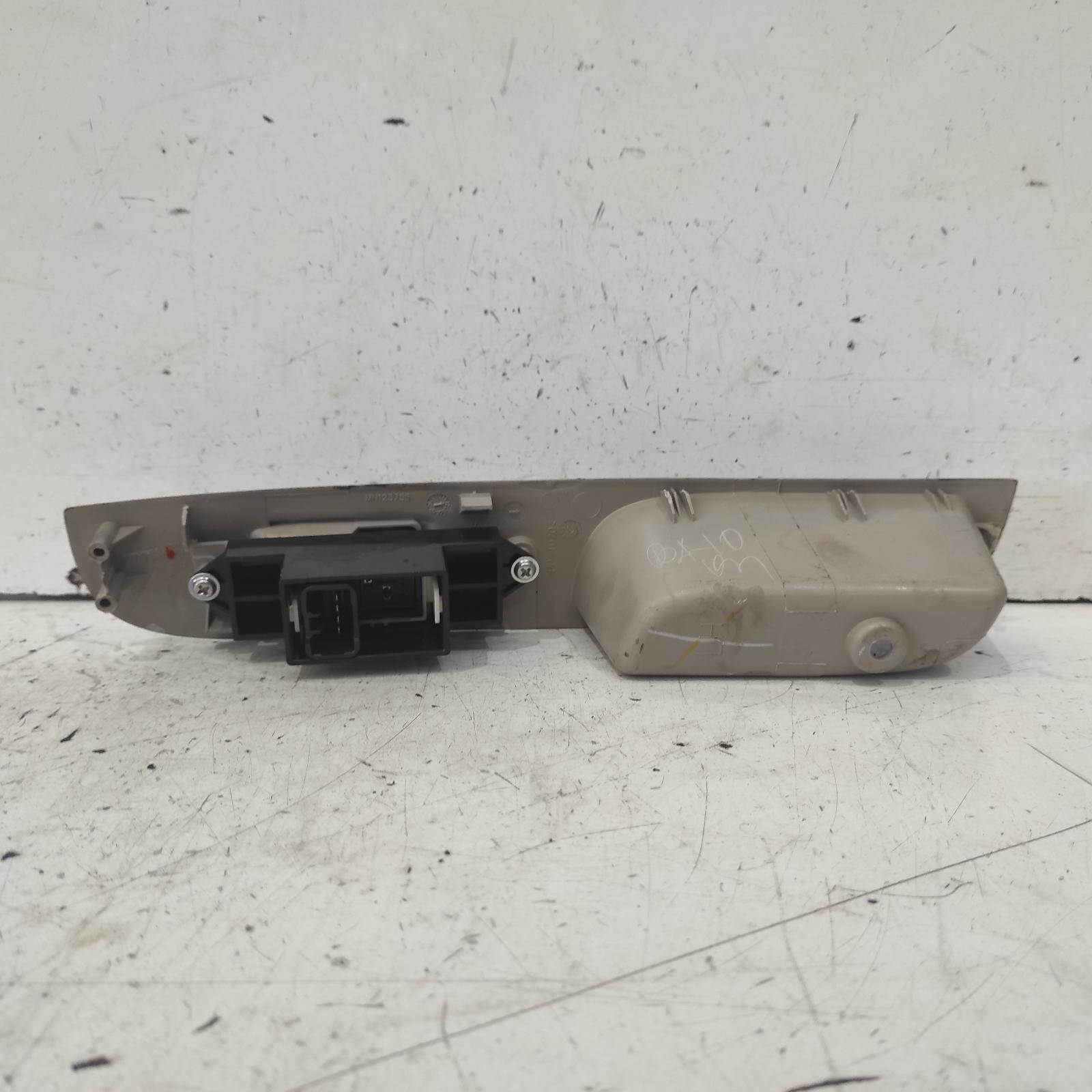 Triton Power Door Window Switch 2006-2015 lh rear,ml-mn,07/06-04/15 00021161 #631663