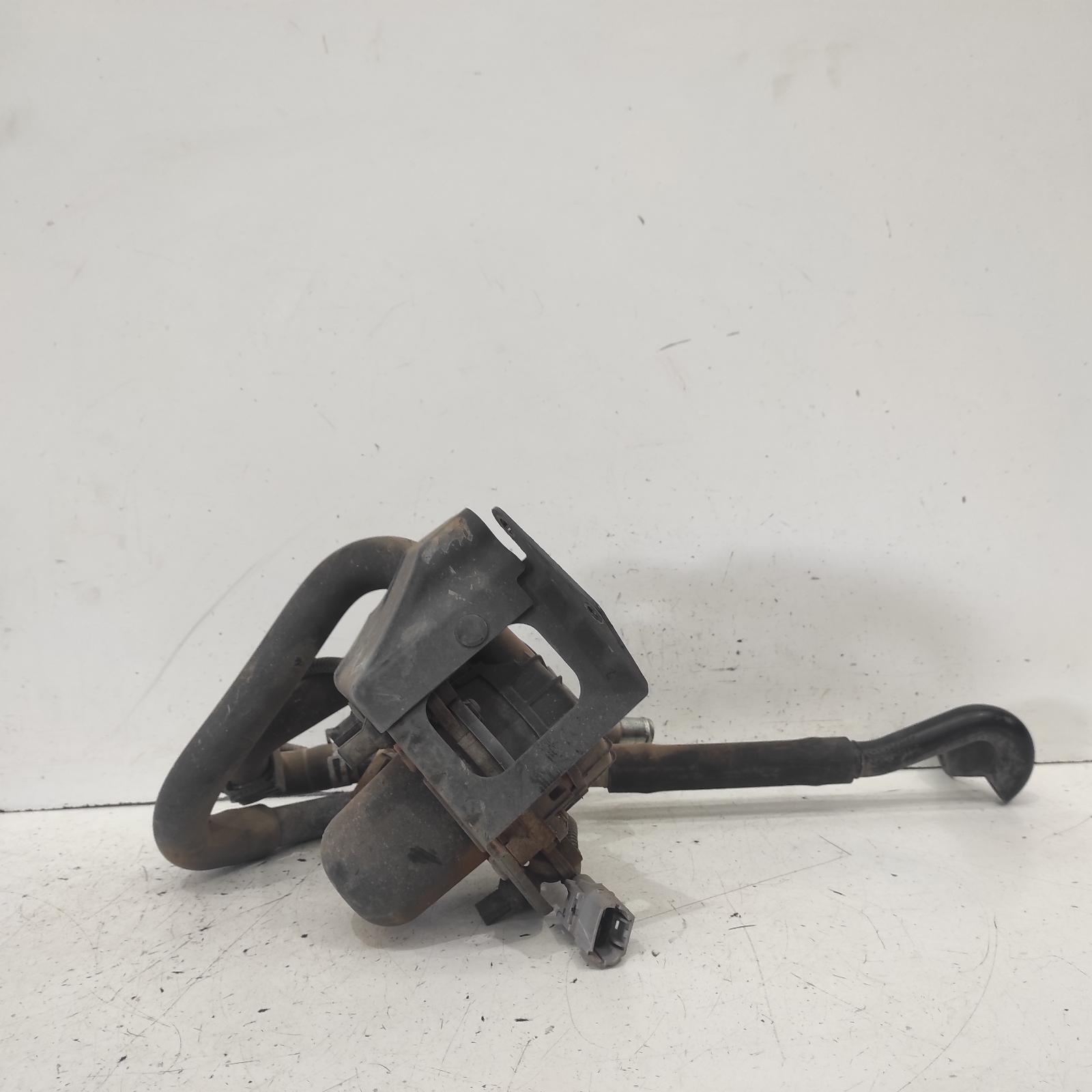 Hilux Vacuum Air Pump 2005-2015 petrol,2.7,2tr-fe,air pump (under rh guard),03/05-08/15 00021108 #632058