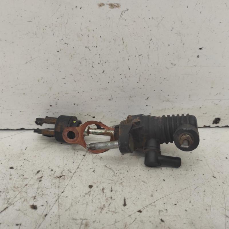 clutch master cylinder