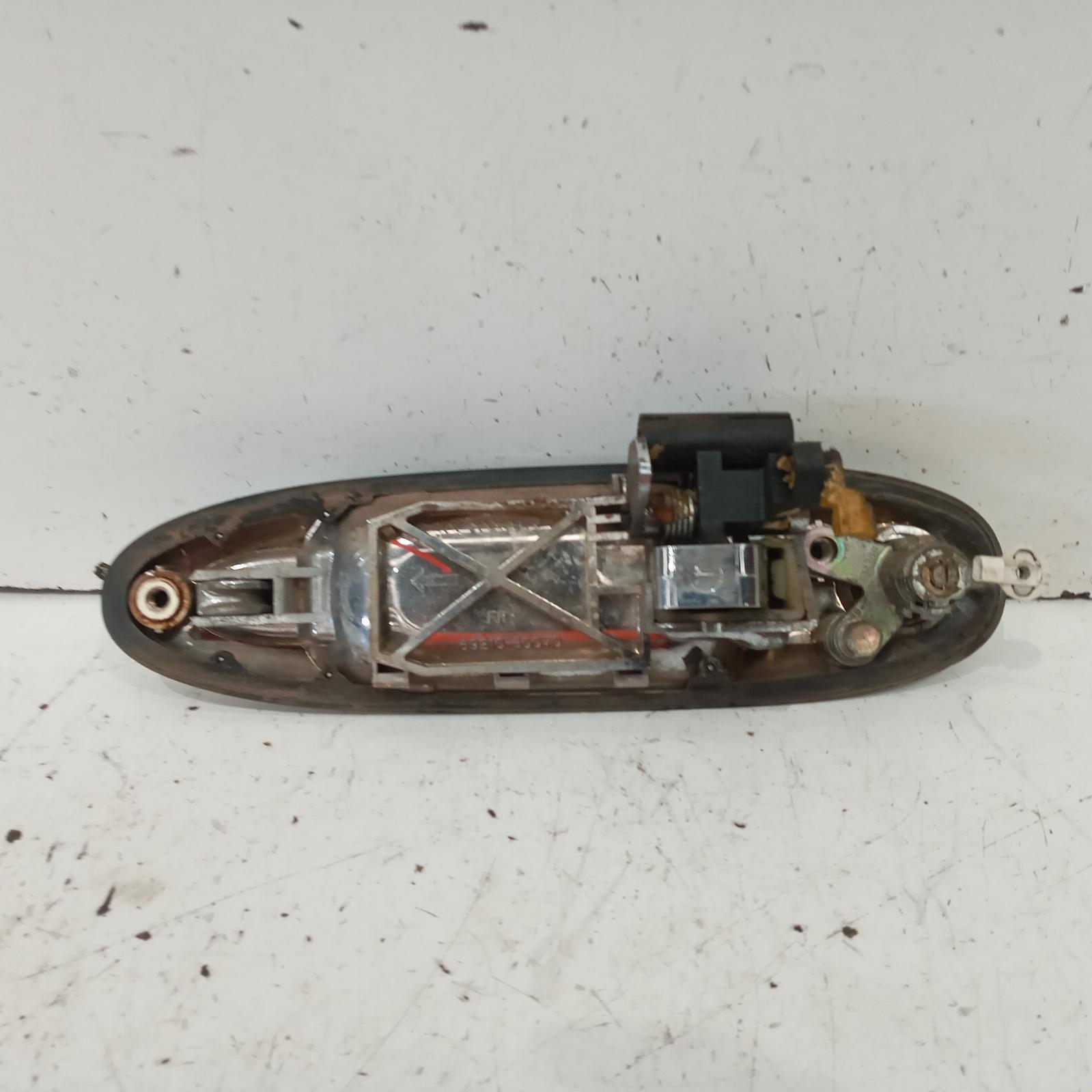 Landcruiser Door Handle 1998-2007 100 series,outer,rh front,chrome,01/98-10/07 00021113 #632679
