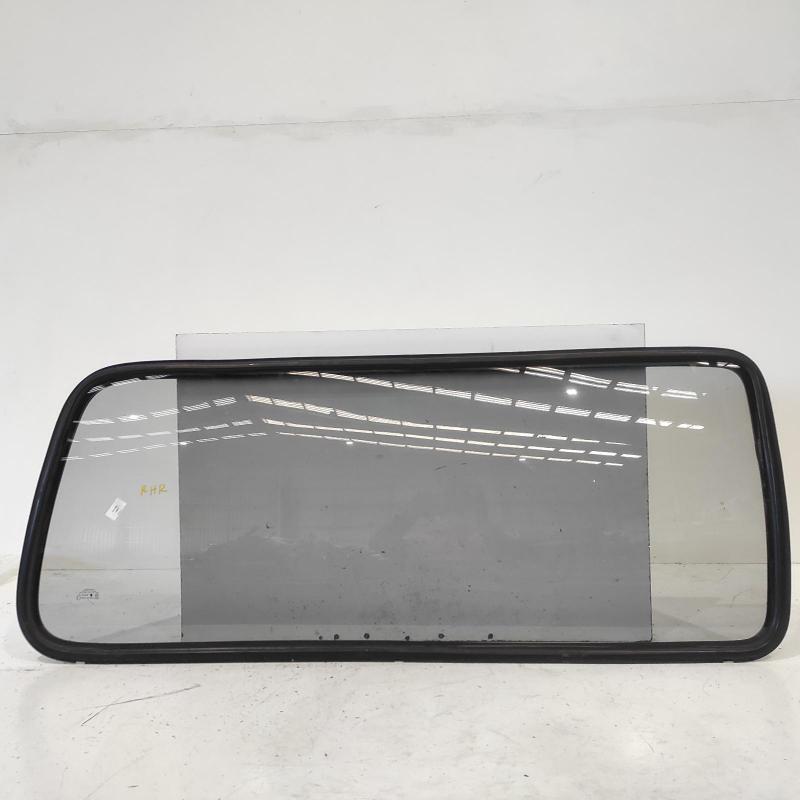 side glass rear right