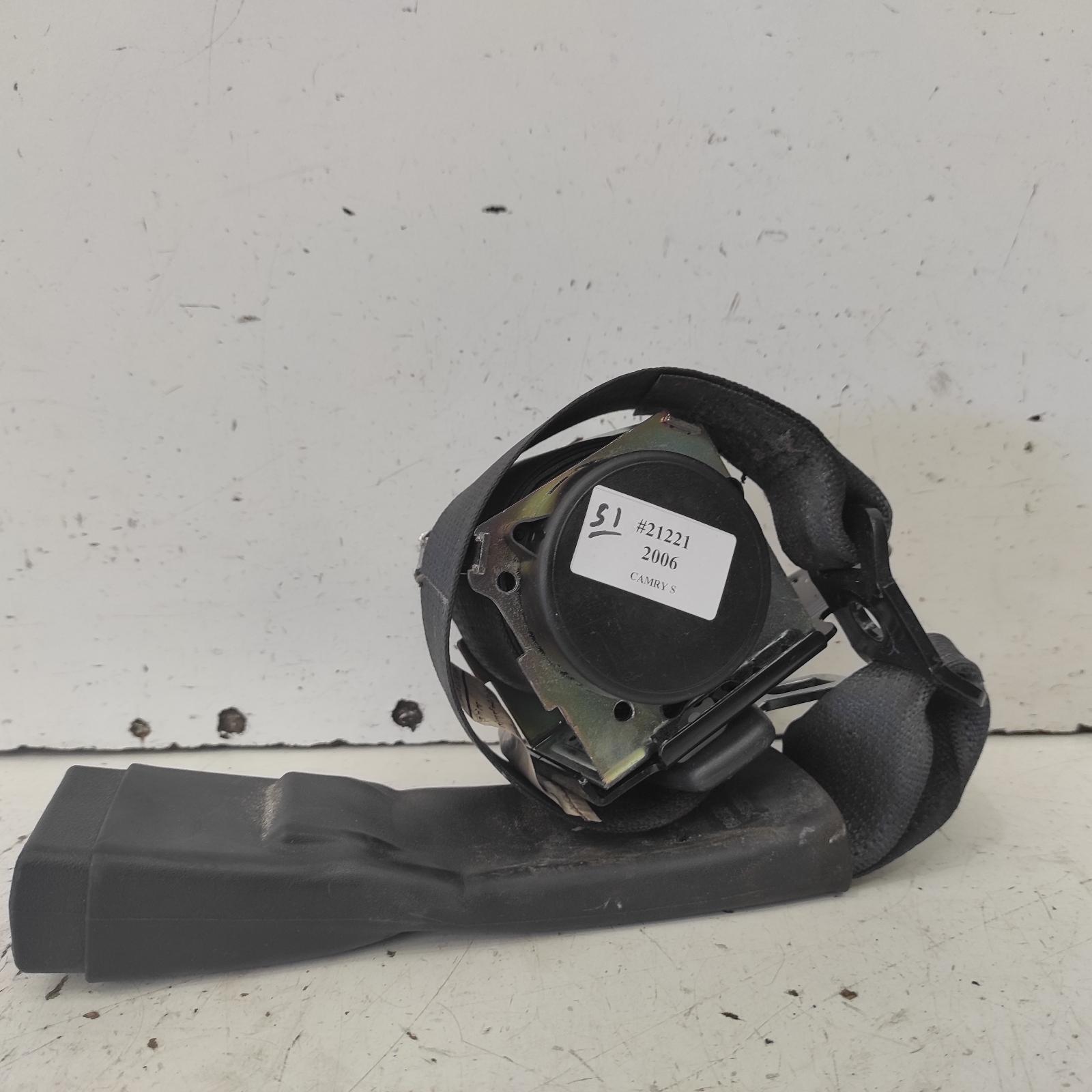 Camry Seat Belt Stalk 2006-2011 centre rear,seat belt only,acv40,06/06-11/11 00021221 #633177
