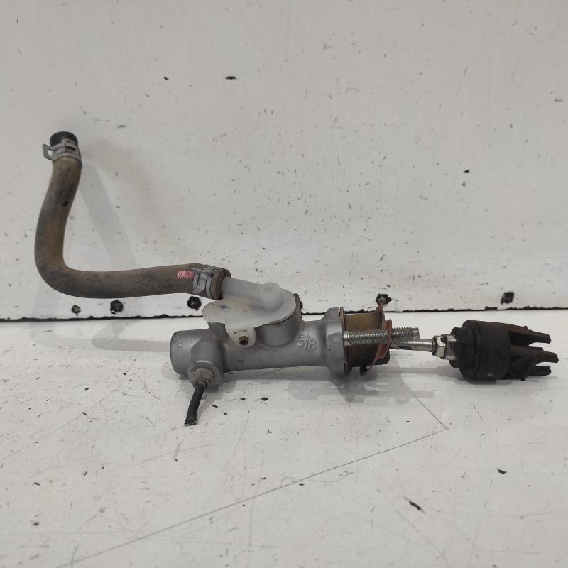 clutch master cylinder