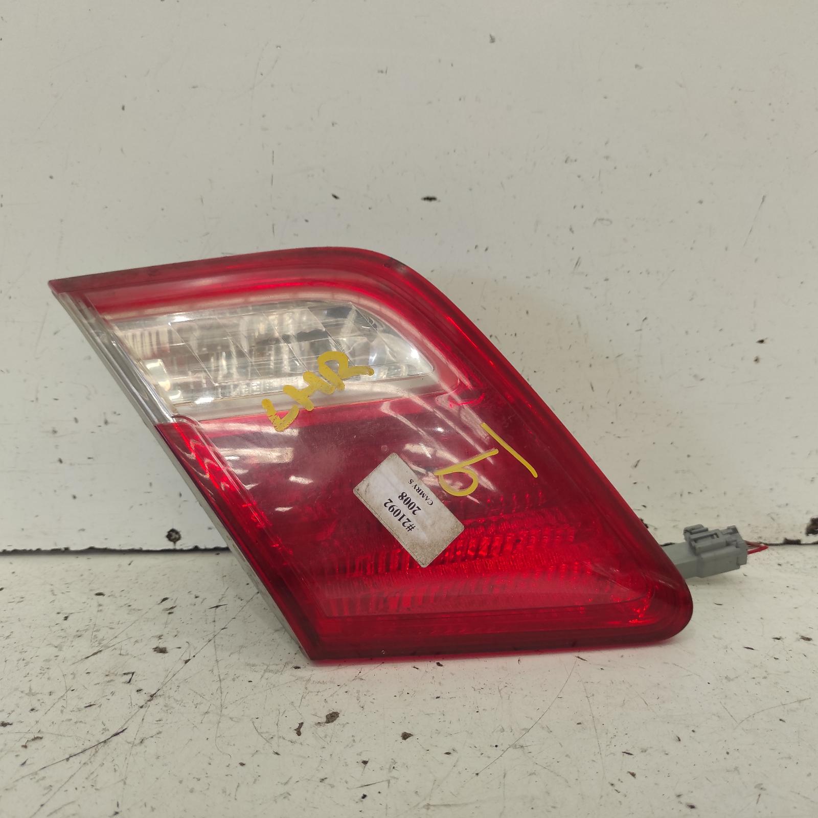 Camry Rear Garnish 2006-2009 bootlid lamp (lh side),acv40/sportivo,06/06-06/09 00021092 #635037