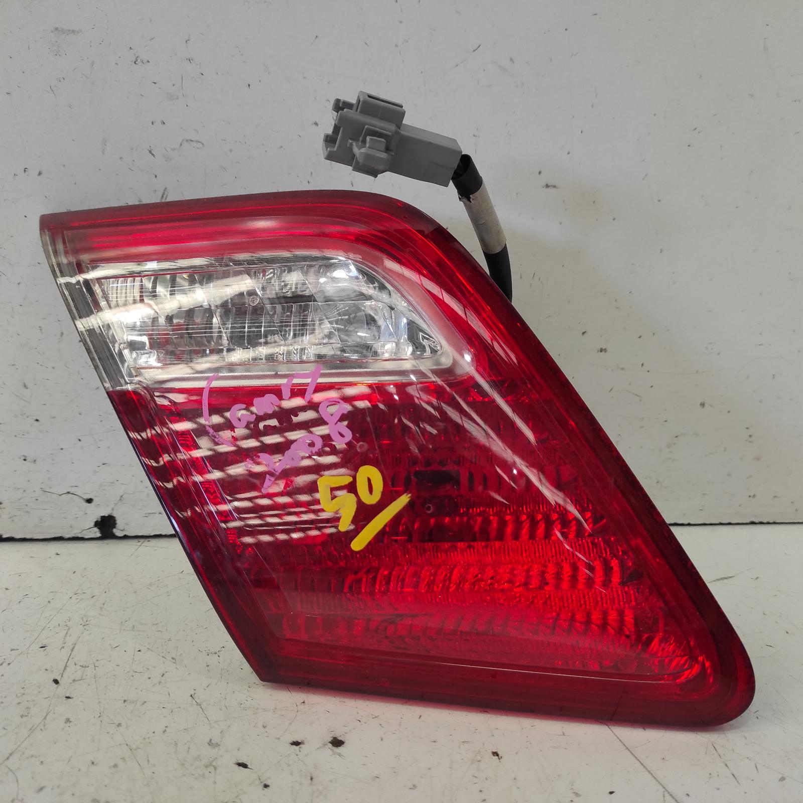 Camry Rear Garnish 2006-2009 bootlid lamp (lh side),acv40/sportivo,06/06-06/09 partwh #635202
