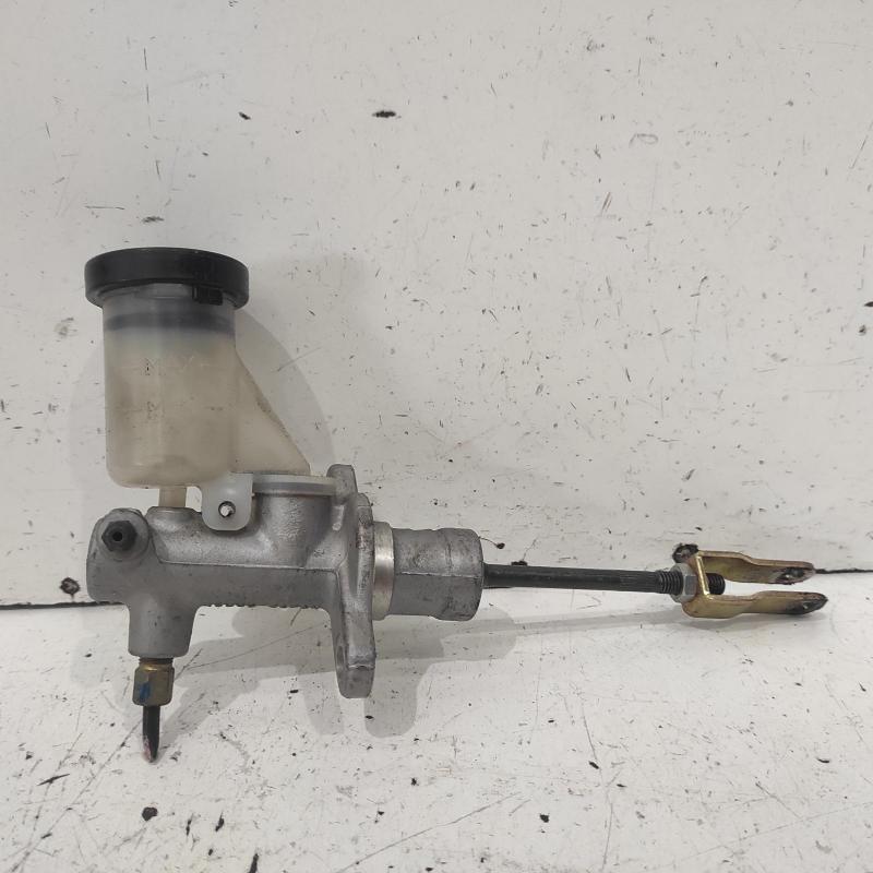 clutch master cylinder