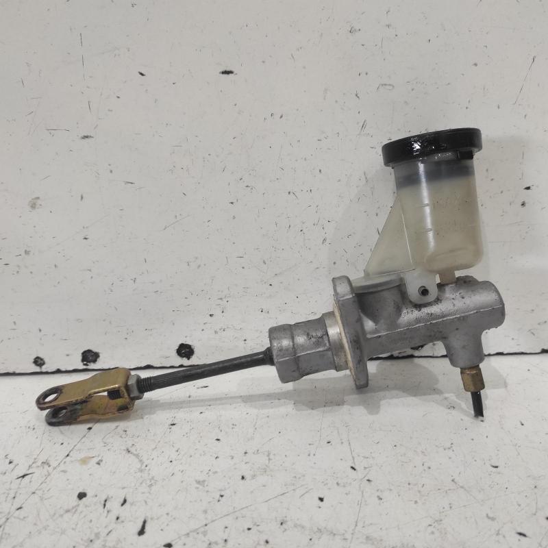 clutch master cylinder