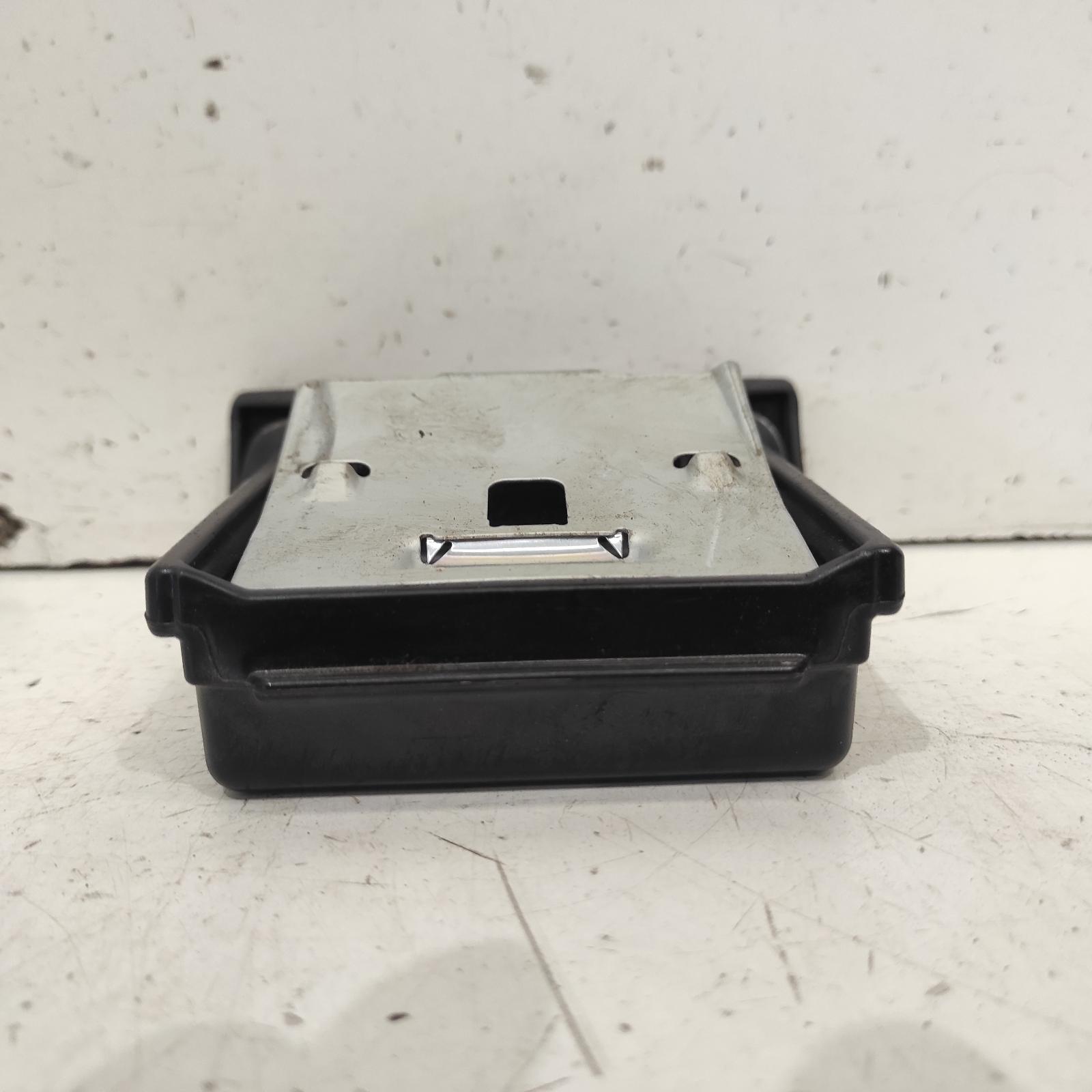 Hilux Ashtray 2005-2015 dash mounted,black,03/05-08/15 00021354 #635704