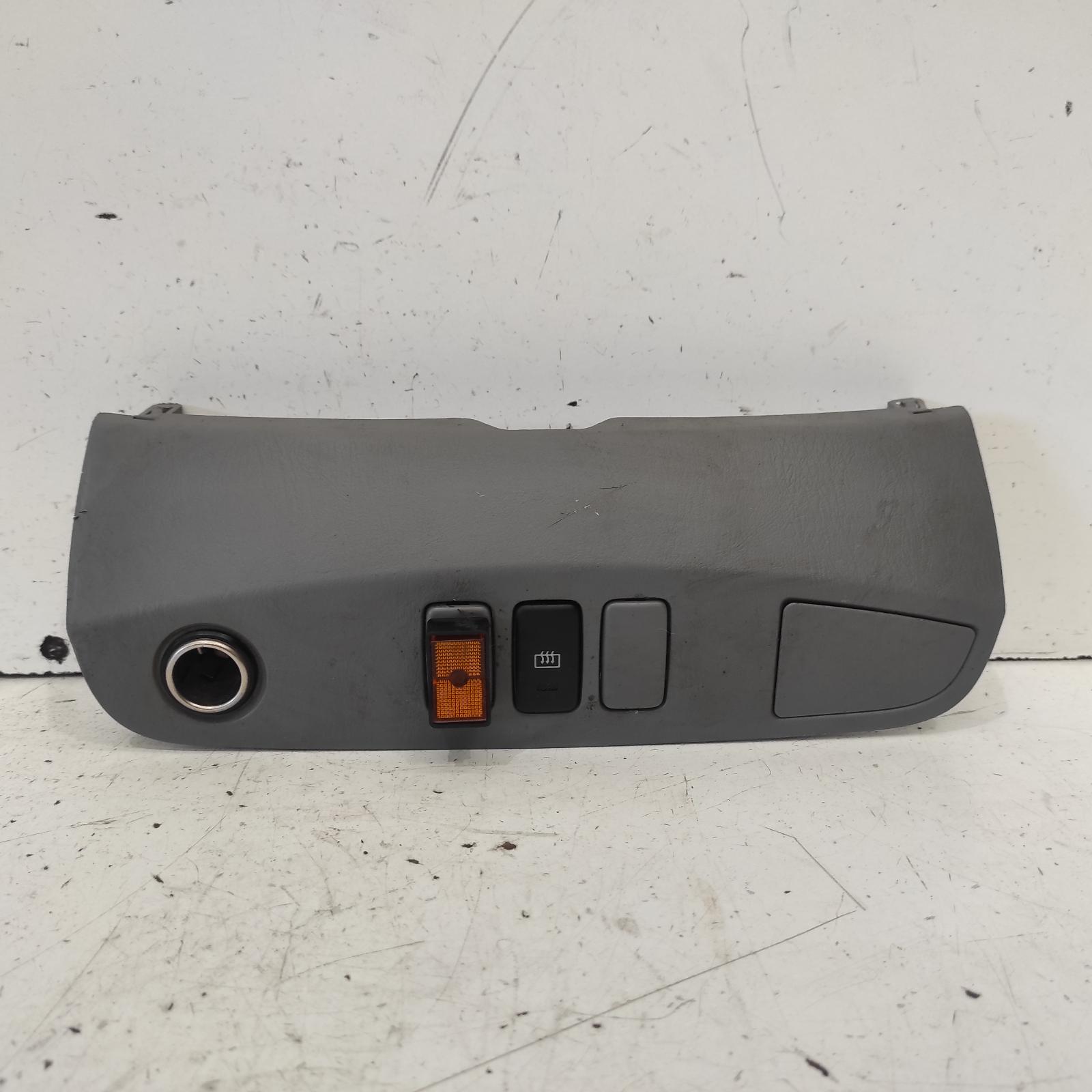 Hilux Miscellaneous Switch Relay 2005-2015 rear demister switch,02/05-08/15 00021354 #635689