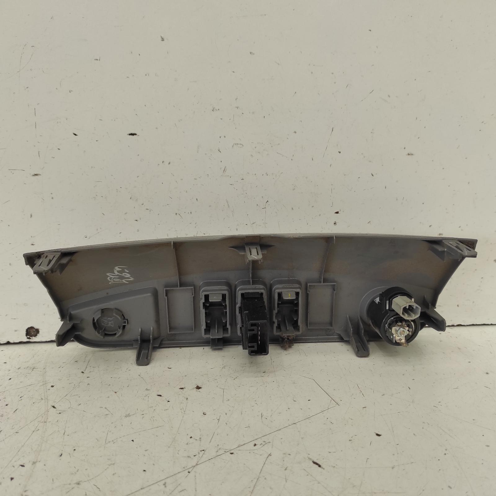 Hilux Miscellaneous Switch Relay 2005-2015 rear demister switch,02/05-08/15 00021362 #637748