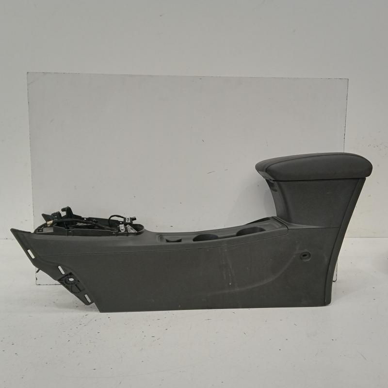 #638374, Used console for 2017 astra| bk-bl, 09/16-12/20
